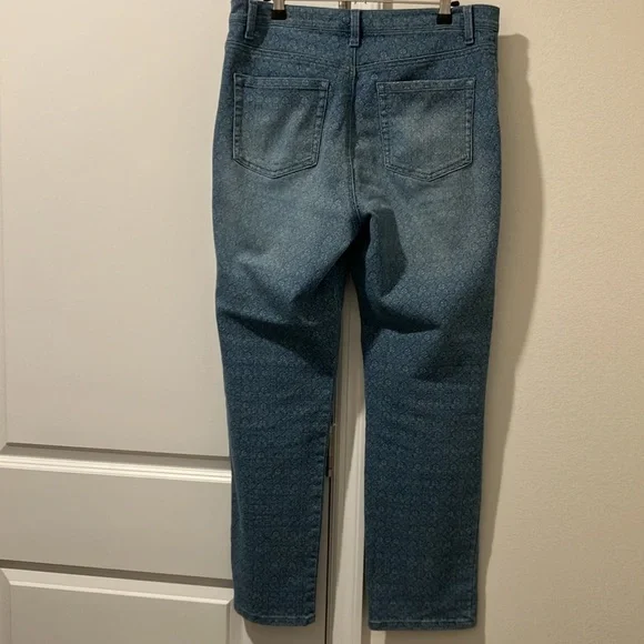 NWOT 12P GLORIA VANDERBILT AMANDA STYLE LIGHT BLUE PATTERNED JEANS - Picture 3 of 9